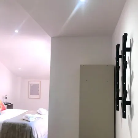 Insidehome - La Casita De Oscar Palencia